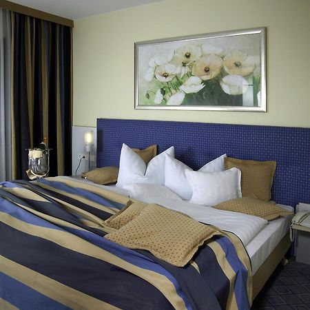 Hotel Loewen-Seckenheim Mannheim Bagian luar foto