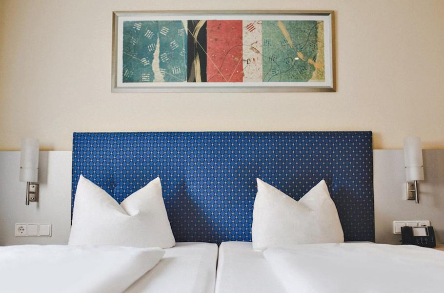 Hotel Loewen-Seckenheim Mannheim Bagian luar foto