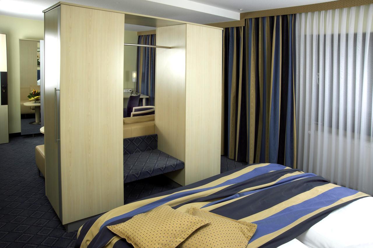 Hotel Loewen-Seckenheim Mannheim Bagian luar foto